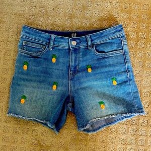 GAP girls stretch midi denim shorts, size 14